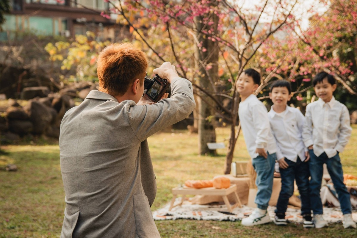 幼兒園畢業照便服戶外自然互動拍攝