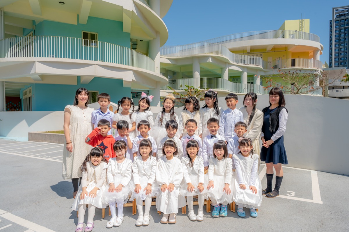 幼兒園畢業照自然互動風格作品示例