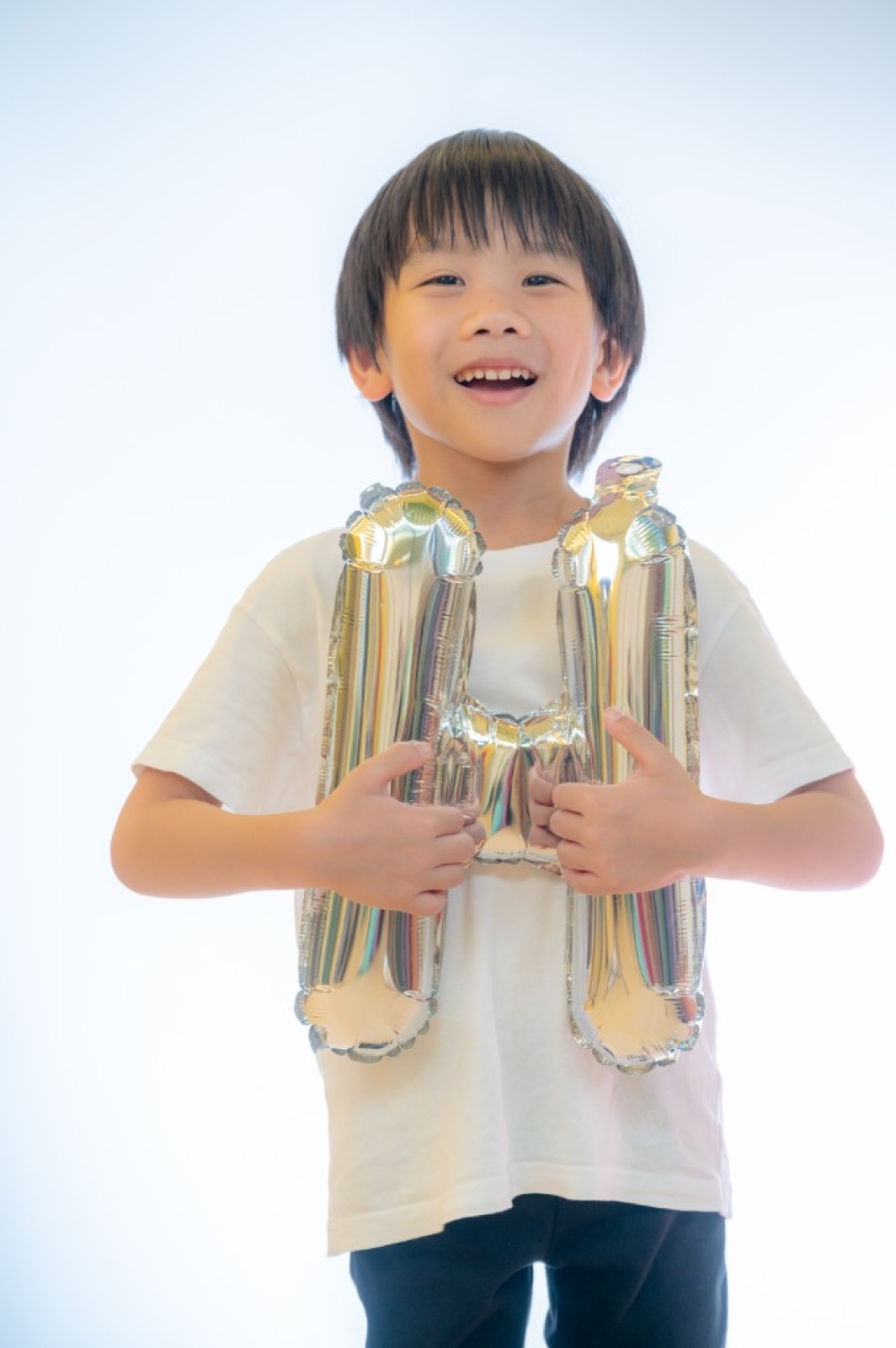 幼兒園畢業照 校園情境真實笑容