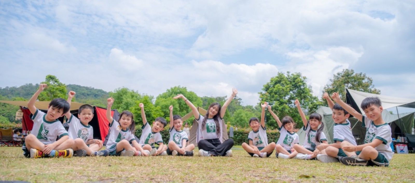 幼兒園畢業照 師生合照 家庭合照