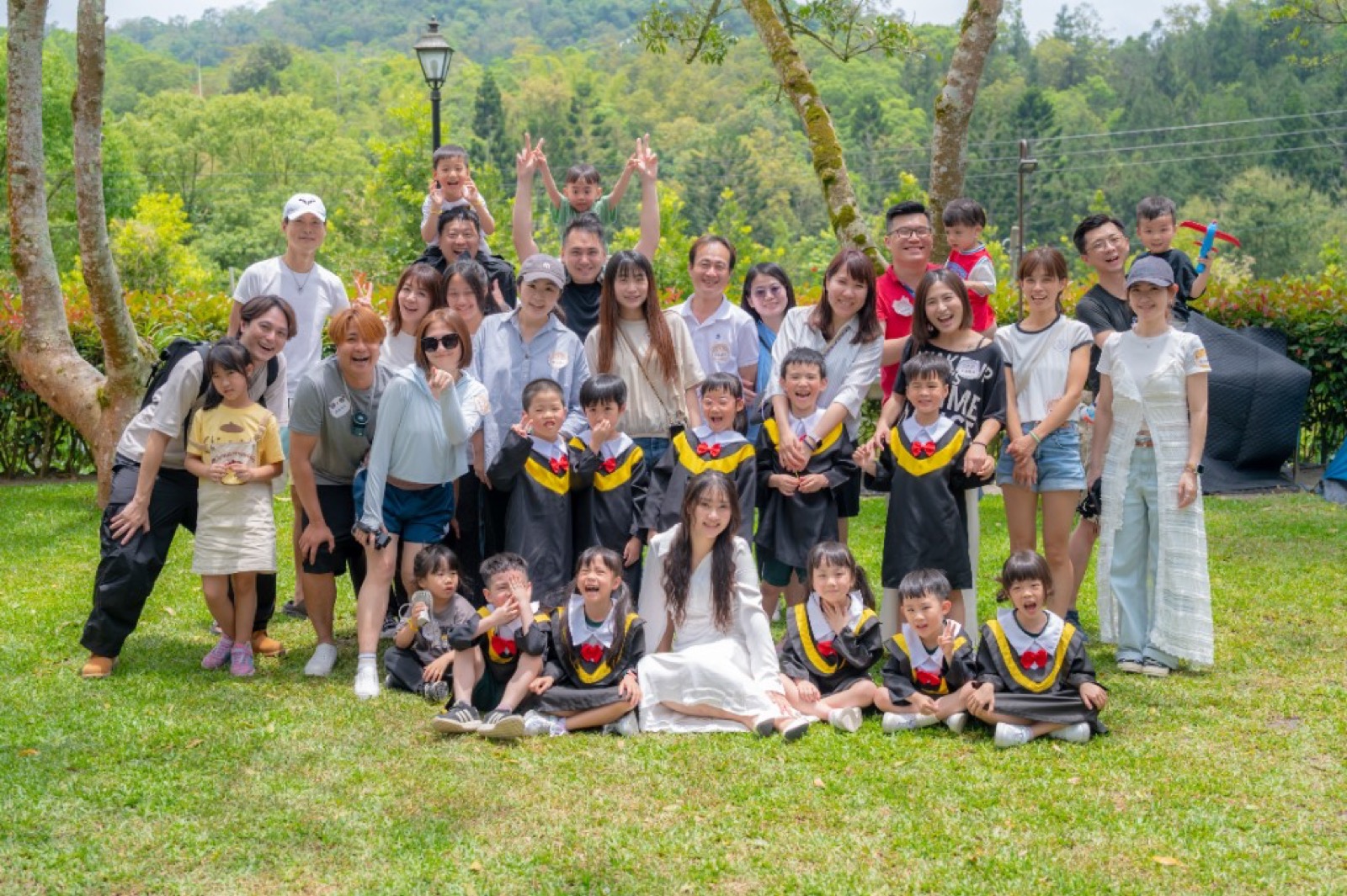 家庭旅遊聯誼 露營畢業照 自然生動 活潑