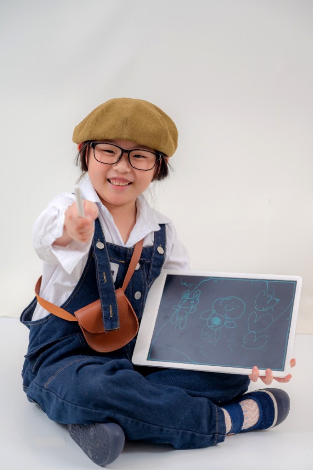 幼兒園畢業照 活潑自然笑容