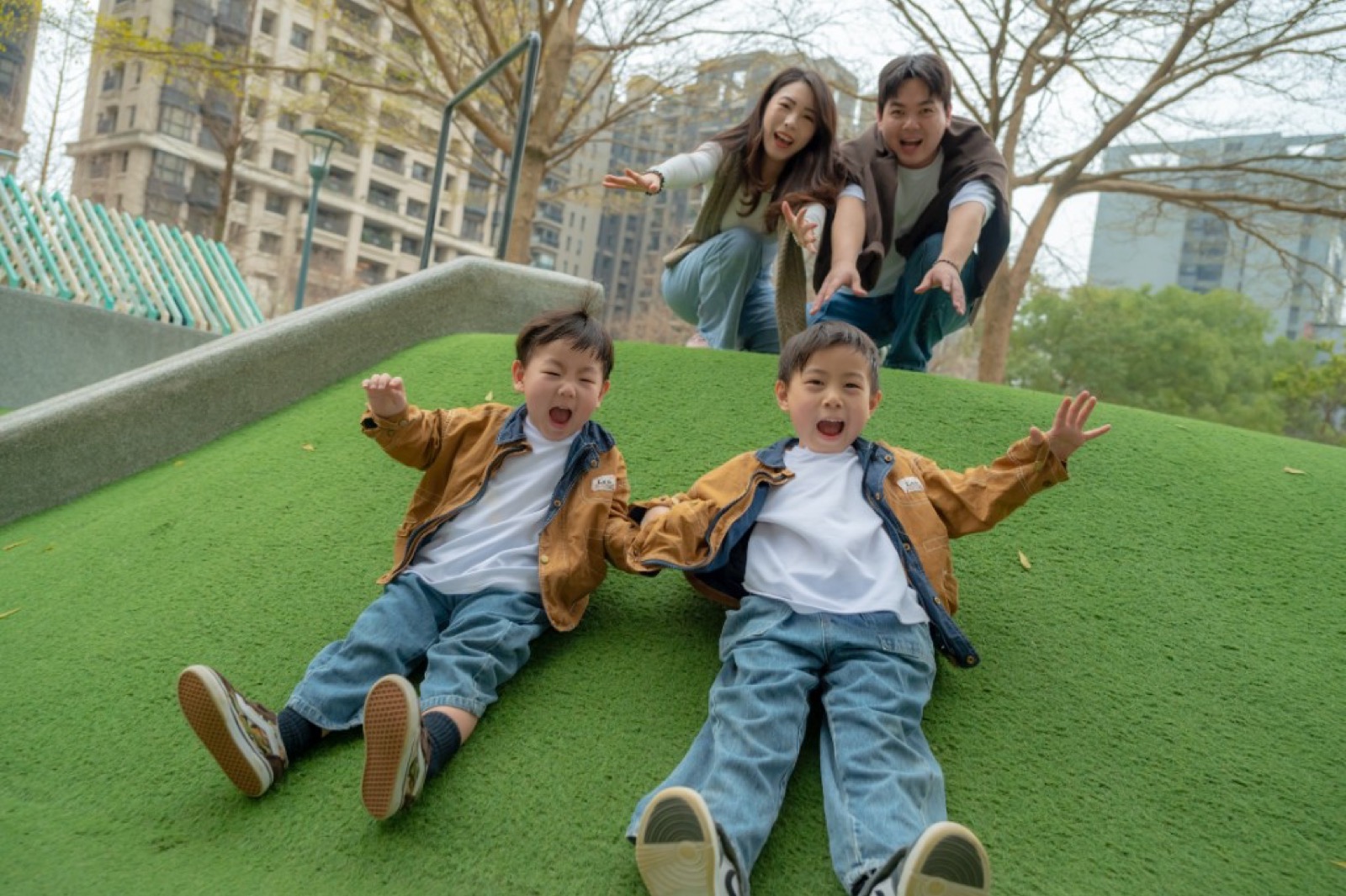 幼兒園畢業照 活潑自然笑容