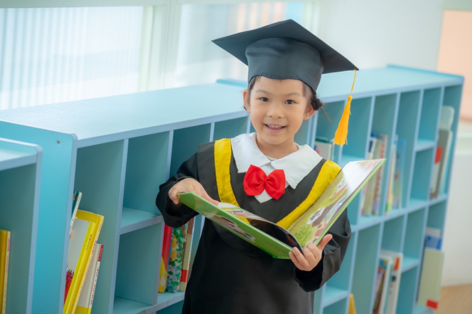 幼兒園畢業照 小組照自然笑容