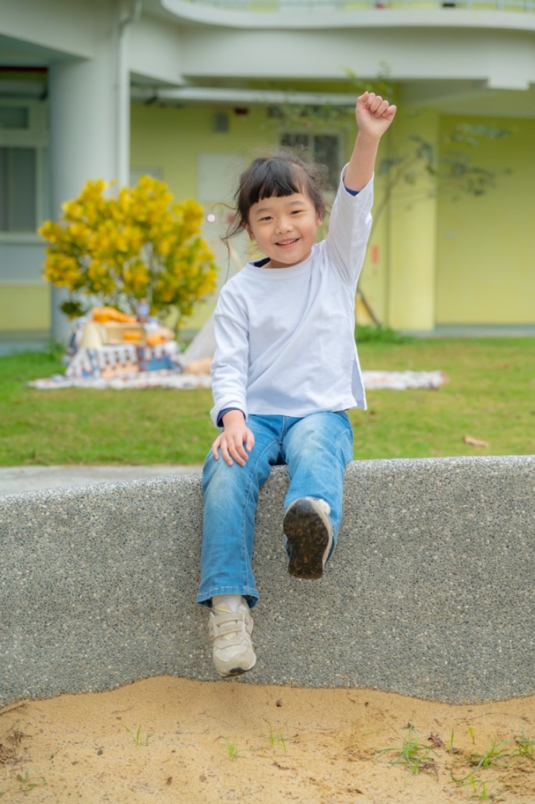 幼兒園畢業照 小組照自然笑容