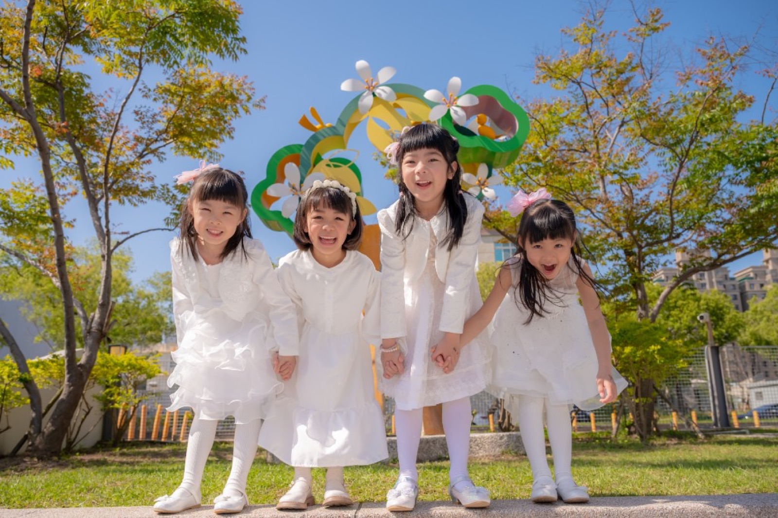 幼兒園畢業照 校園情境與閱讀互動