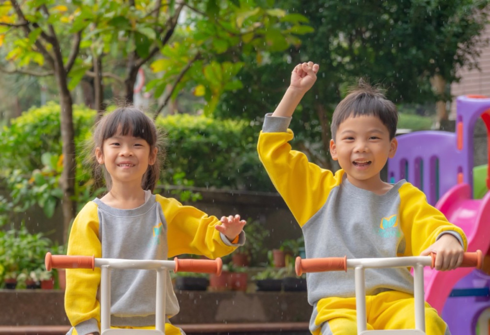 幼兒園畢業照 咖啡店便服活潑