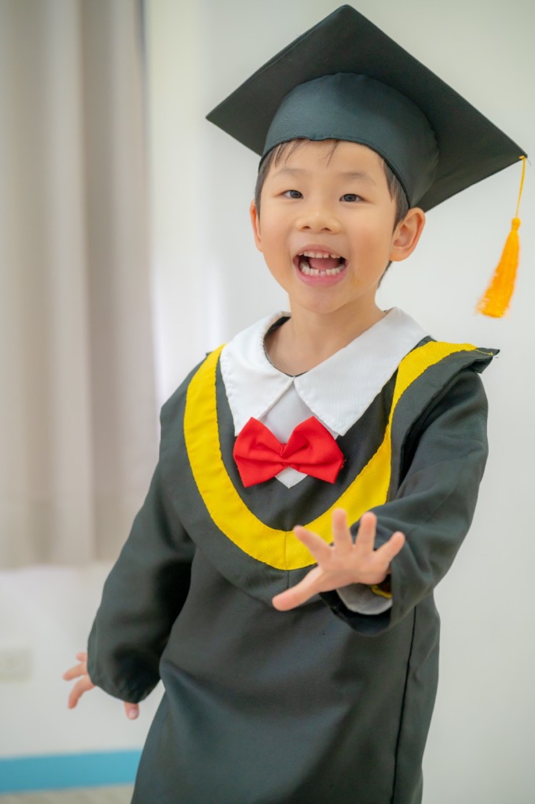 路易莎咖啡文青幼兒園畢業照 自然生動