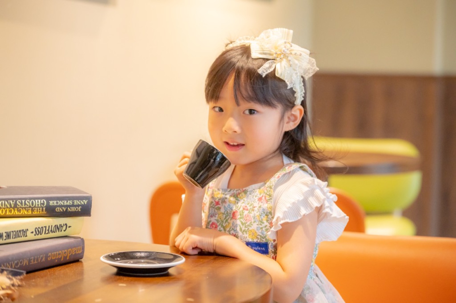 幼兒園畢業照 咖啡店便服活潑