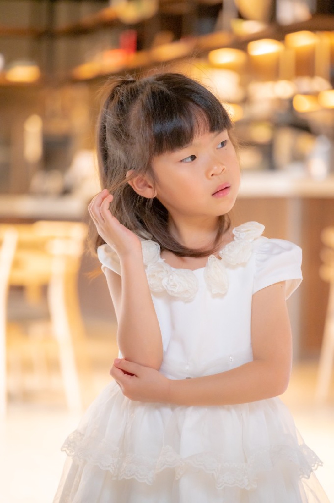 幼兒園畢業照 校園情境騎車踢球
