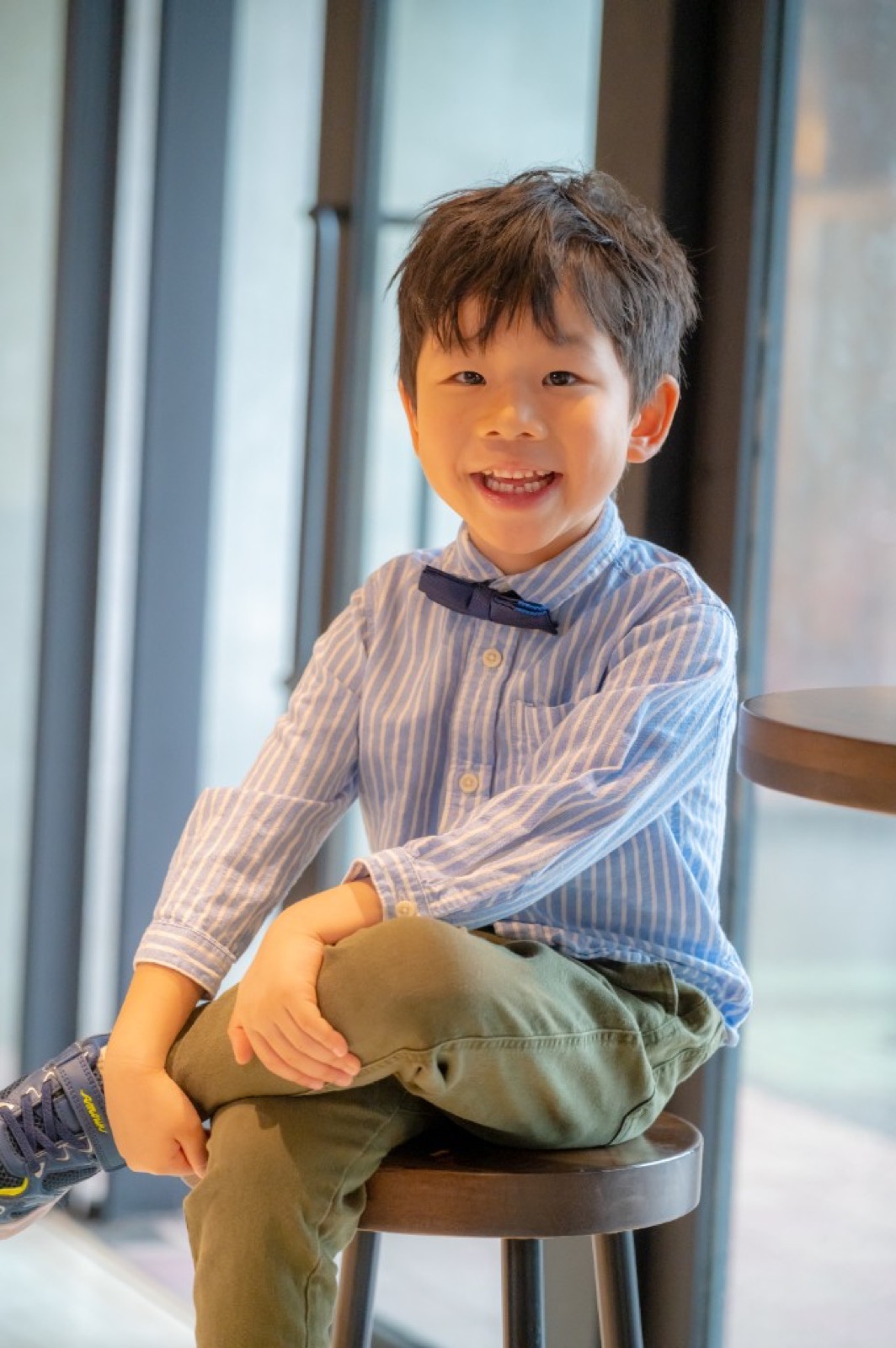 路易莎咖啡文青幼兒園畢業照 自然生動