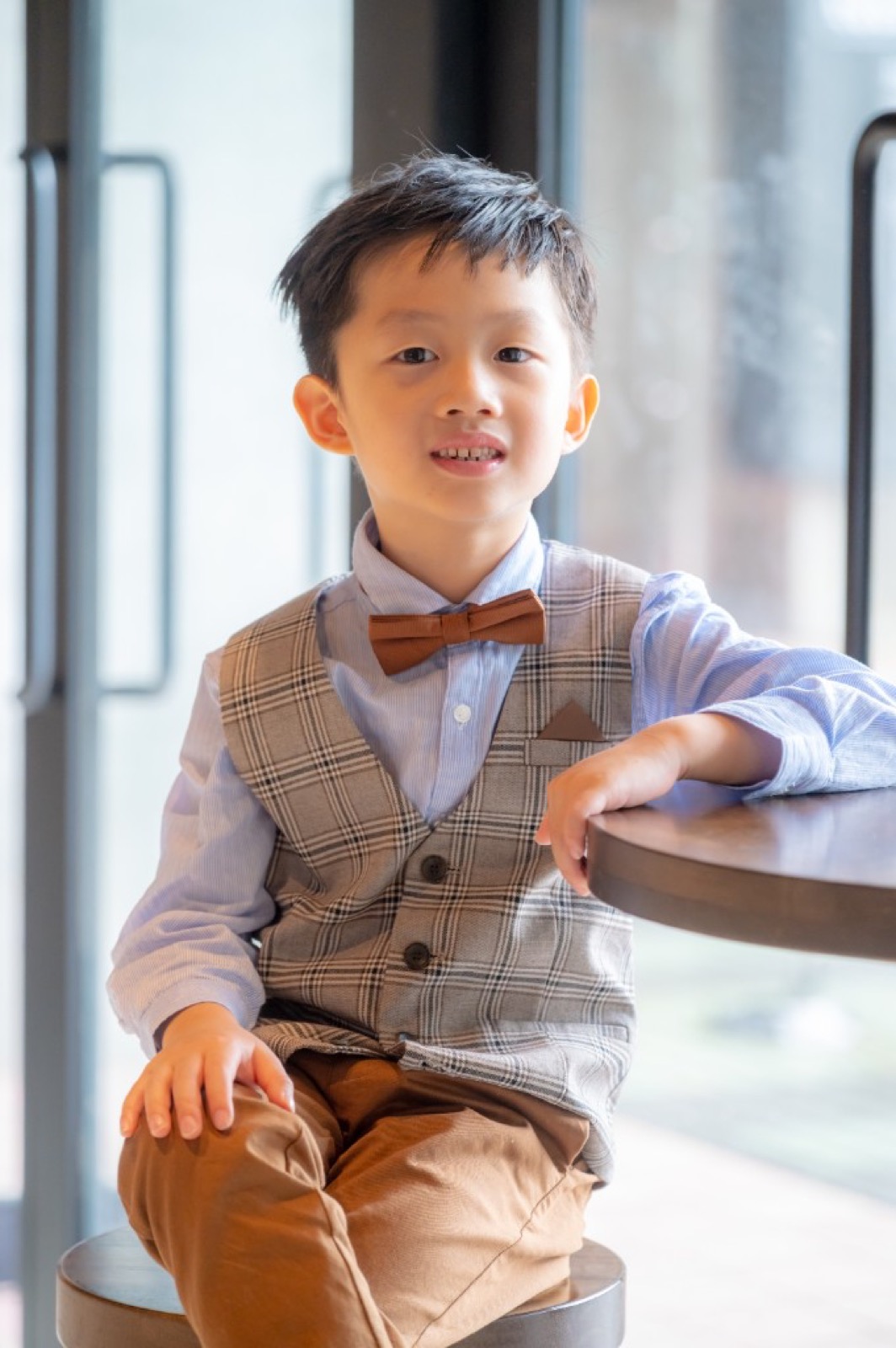 幼兒園畢業照 咖啡店便服活潑
