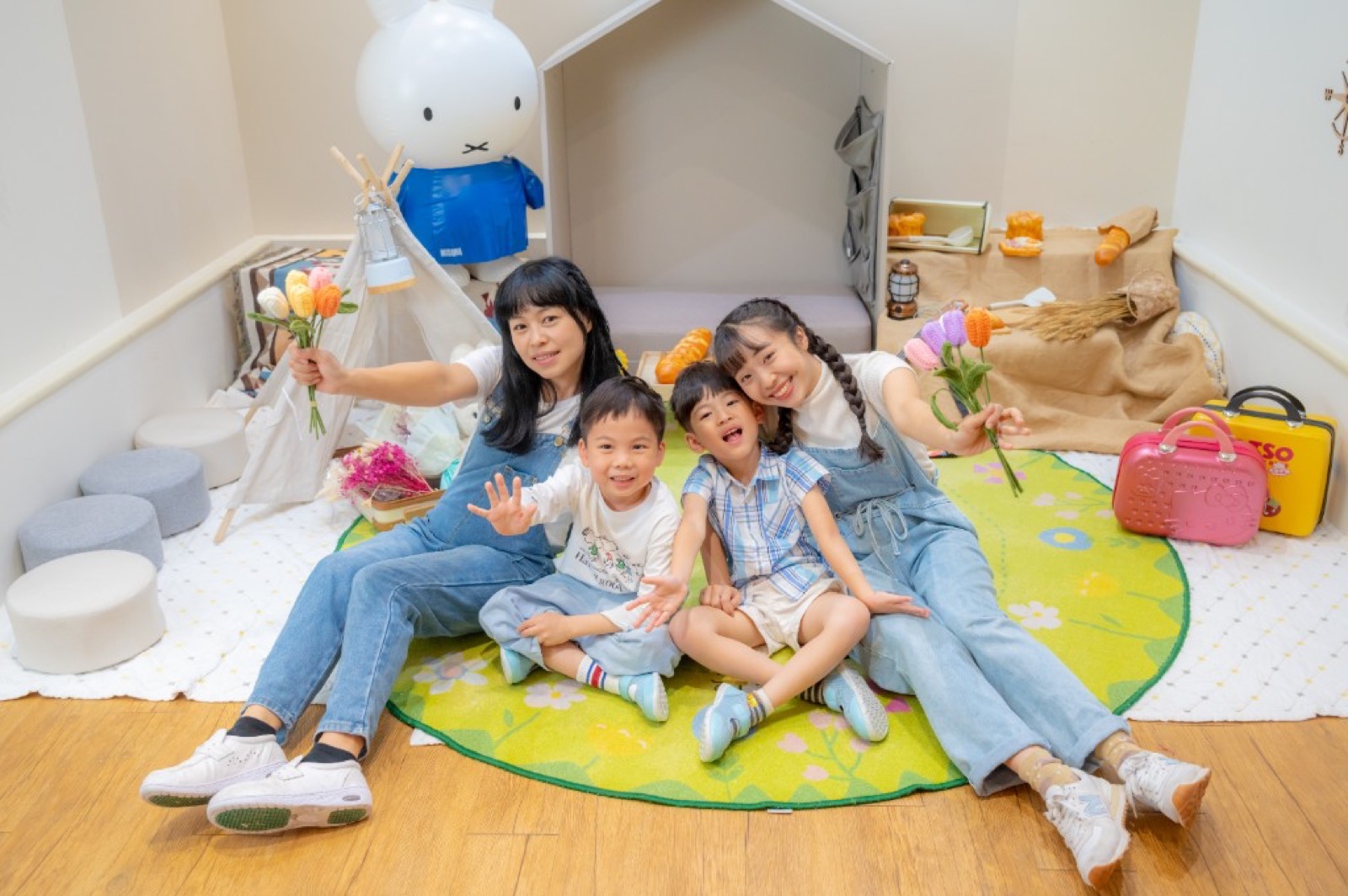 幼兒園畢業照 咖啡店便服活潑