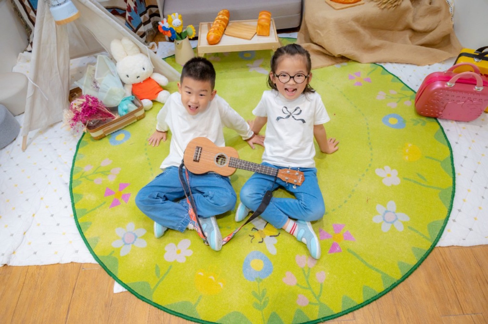 幼兒園畢業照 學士服文青風格