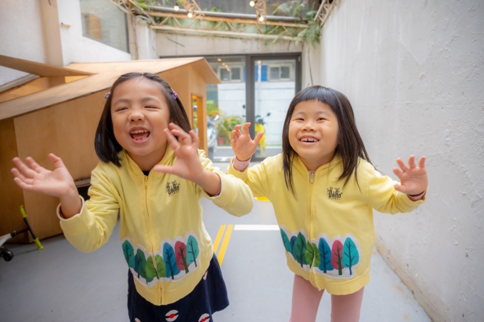 蒙特梭利森林幼兒園畢業照 校園互動