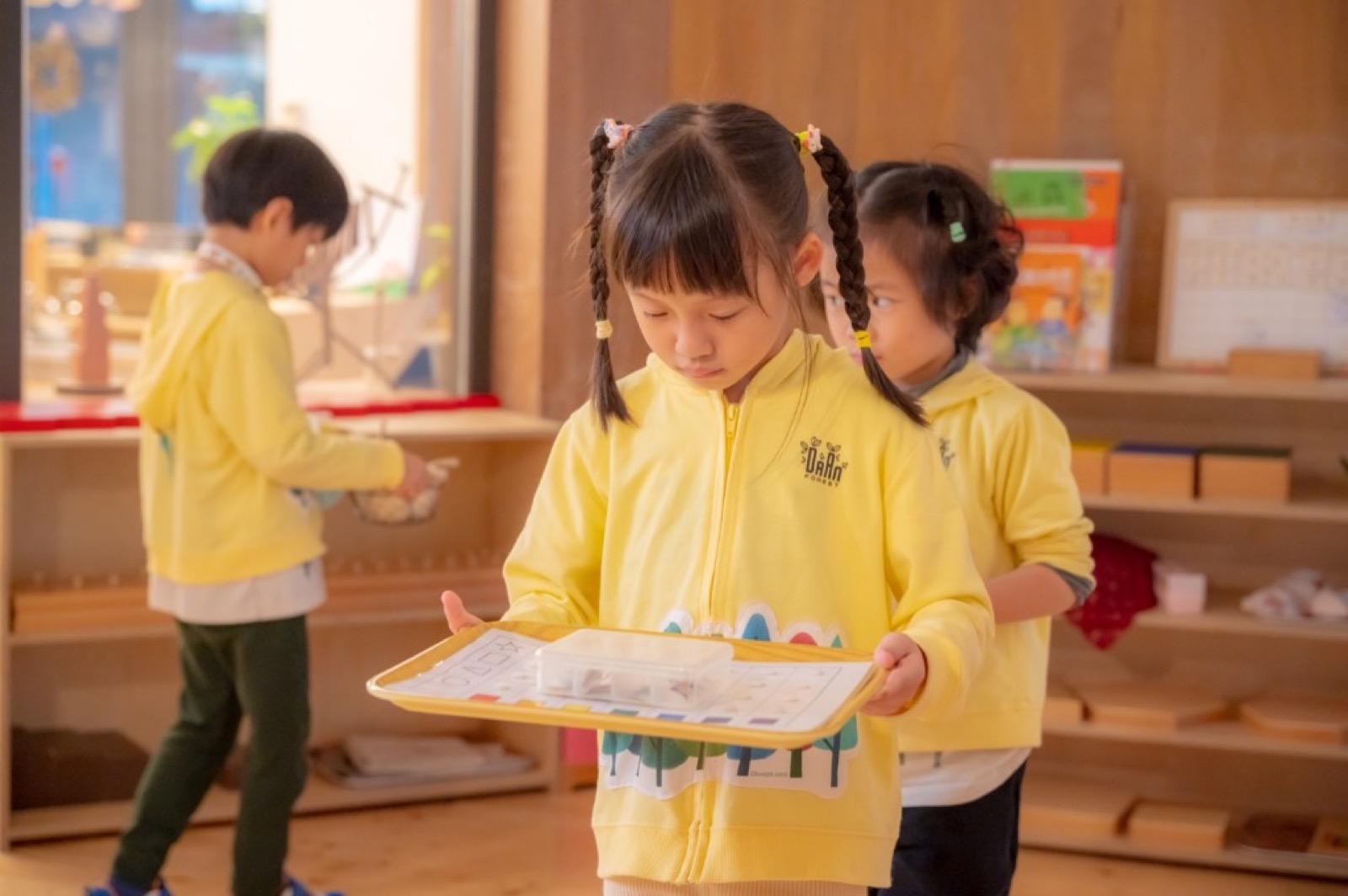 幼兒園畢業照 自然互動