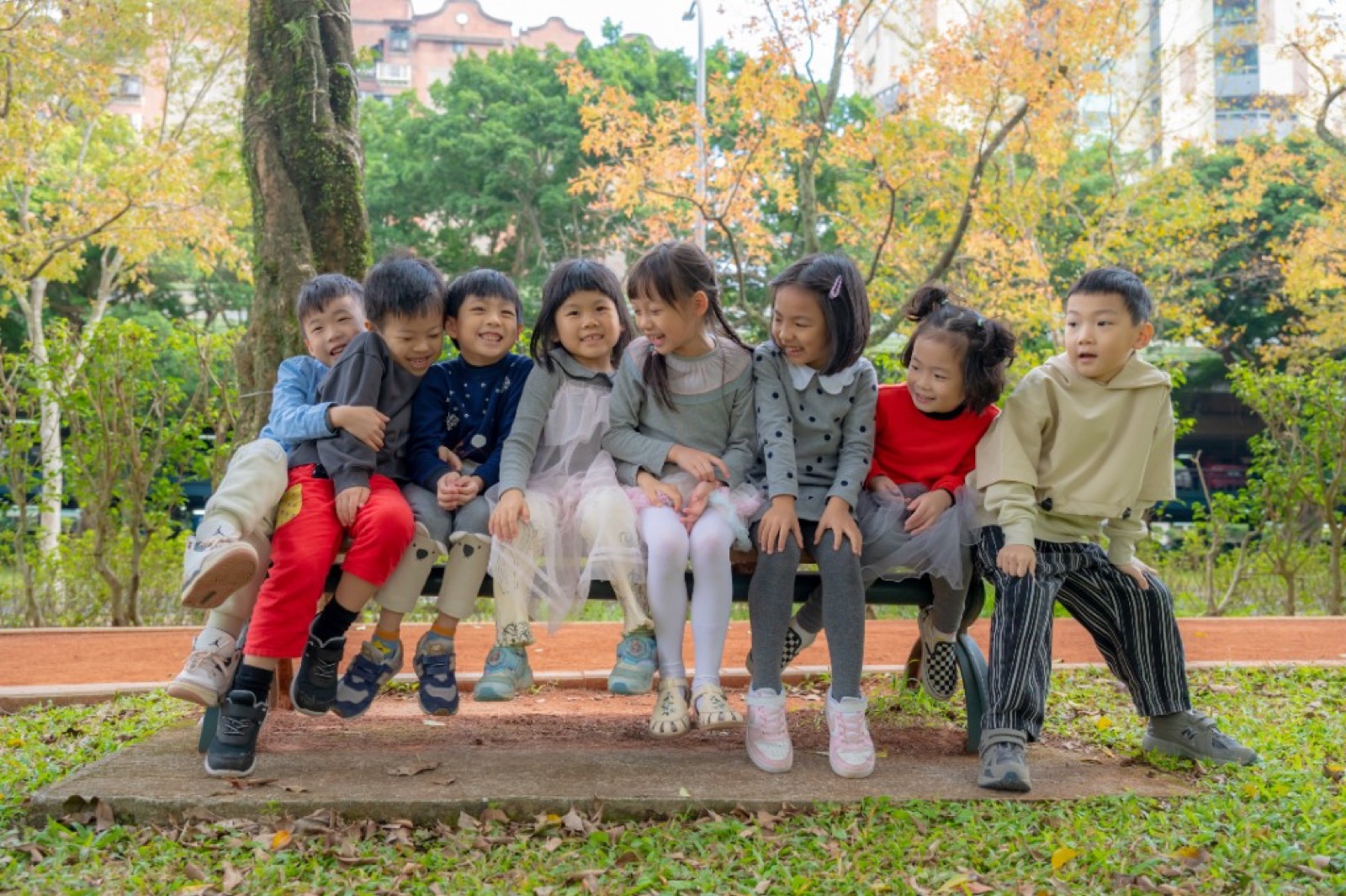 蒙特梭利森林幼兒園畢業照 校園互動
