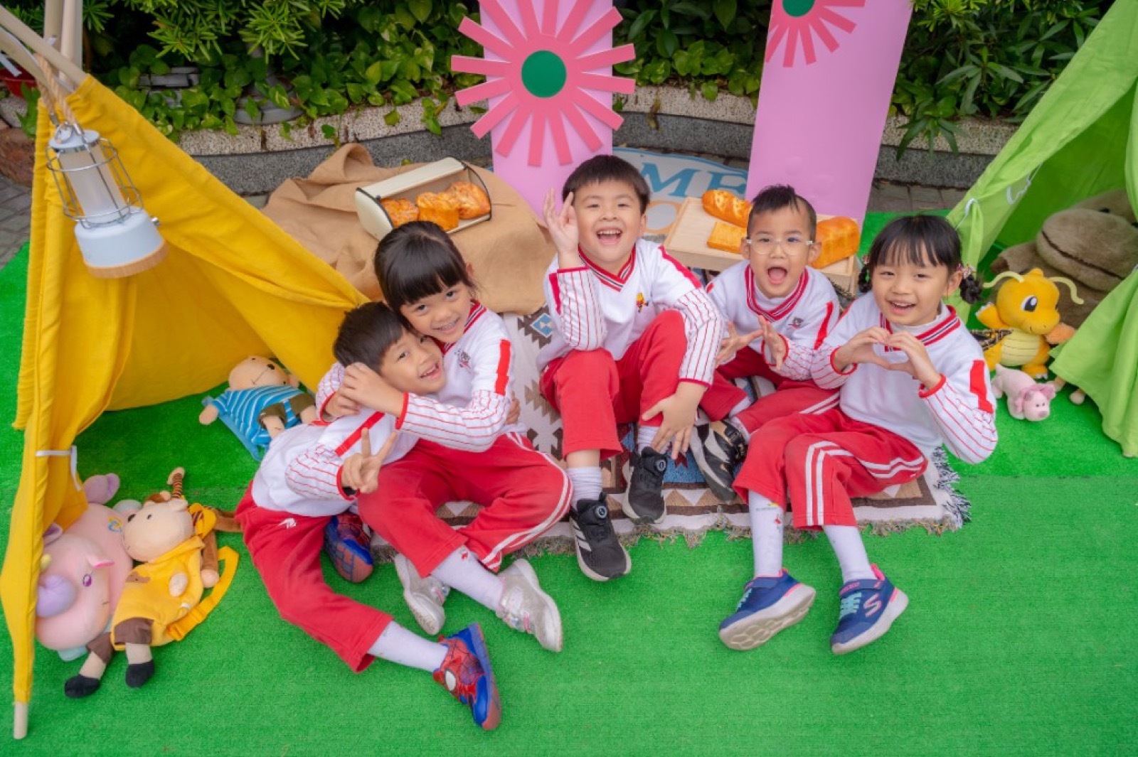 新北市國際幼兒園畢業照 自然生動