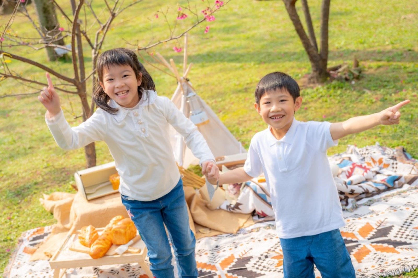 幼兒園畢業照 公園外景活潑
