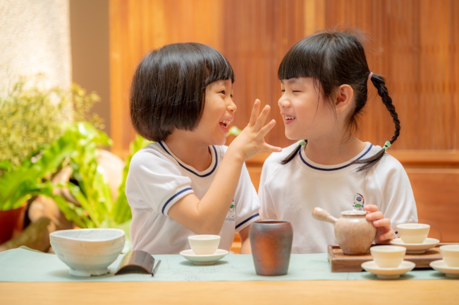 幼兒園畢業照 草地樹木 自然風格