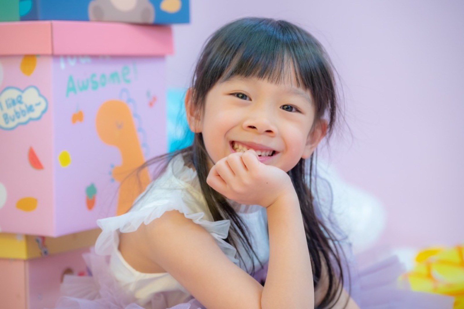 幼兒園畢業照 粉紅背景數字氣球