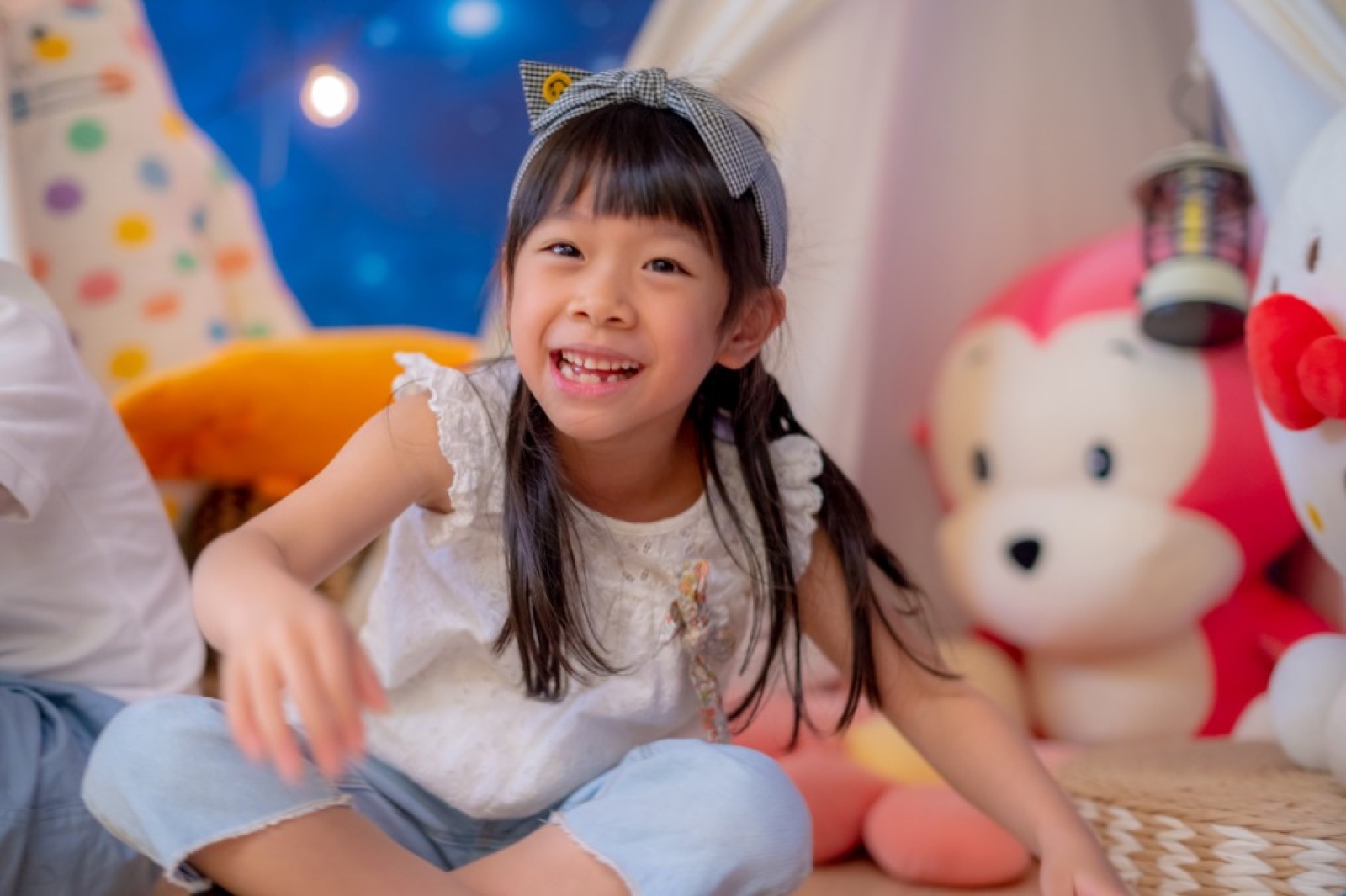 幼兒園畢業照 夜間露營星空場景