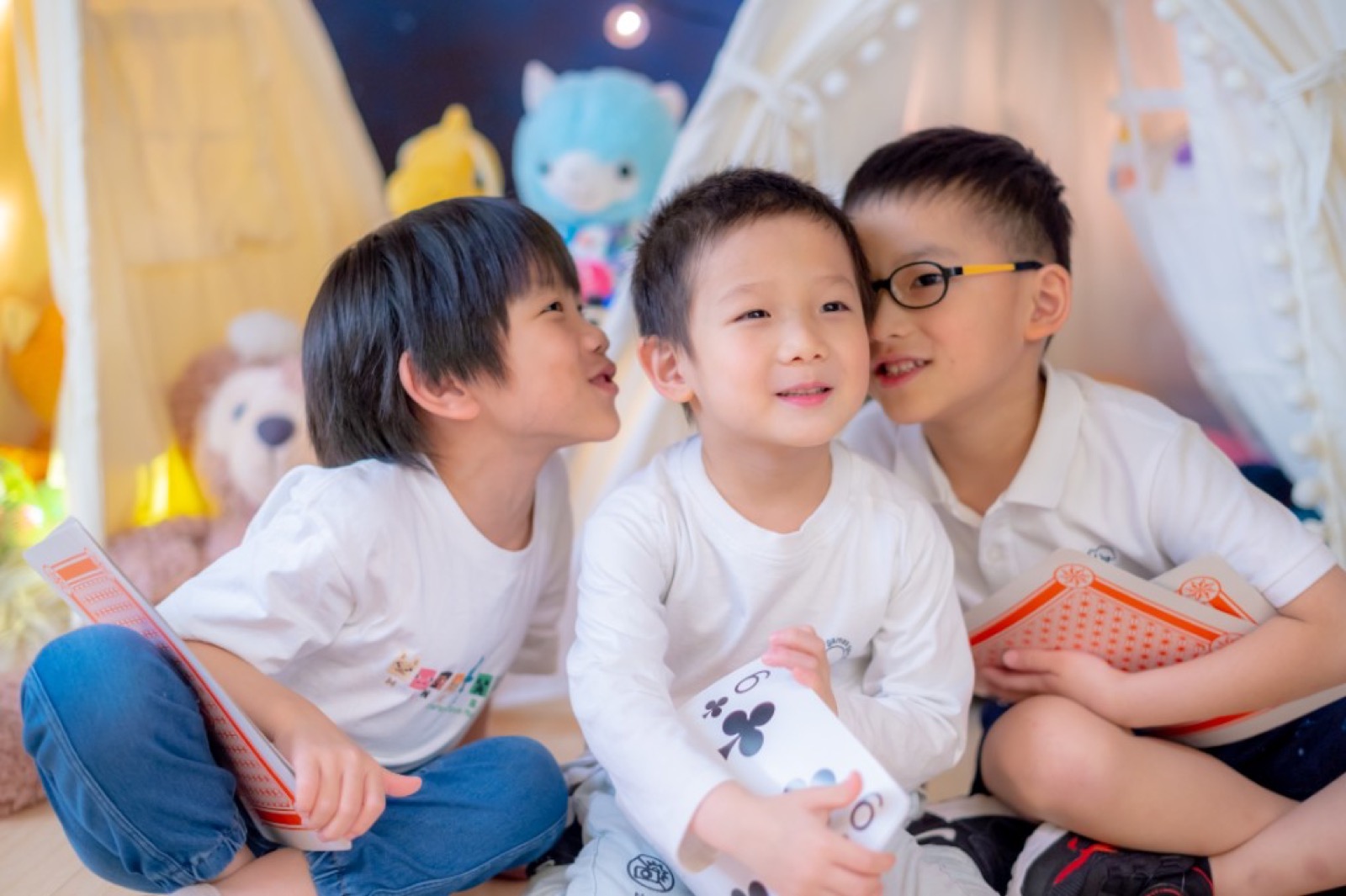 幼兒園畢業照 粉紅背景數字氣球