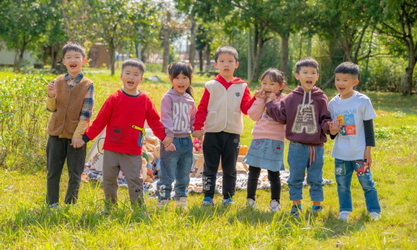宜蘭幼兒園畢業照 自然生動